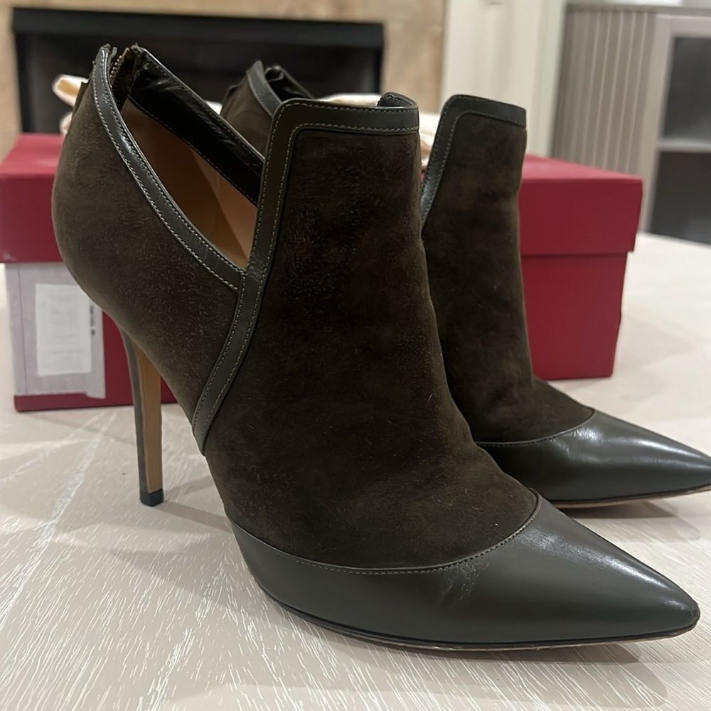 Salvatore Ferragamo Suede Heeled Booties Women's Size: 7.5 B - Picture 4 of 12